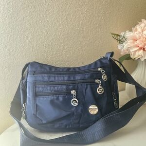 ​NWOT Jingpin Navy Blue Nylon Multi-Pocket Crossbody/Travel Bag